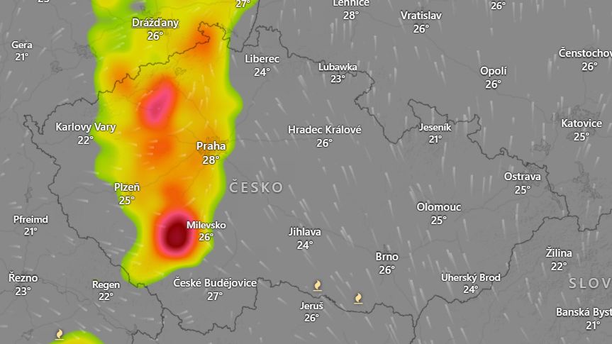 Česko zasáhnou silné bouřky, varovali meteorologové